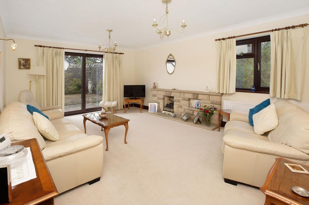 Property photo 3 of 19