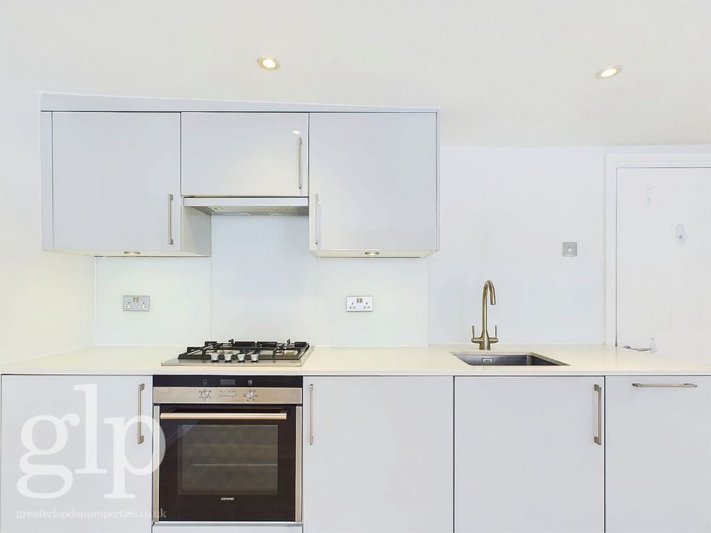 Property photo 3 of 13 944235