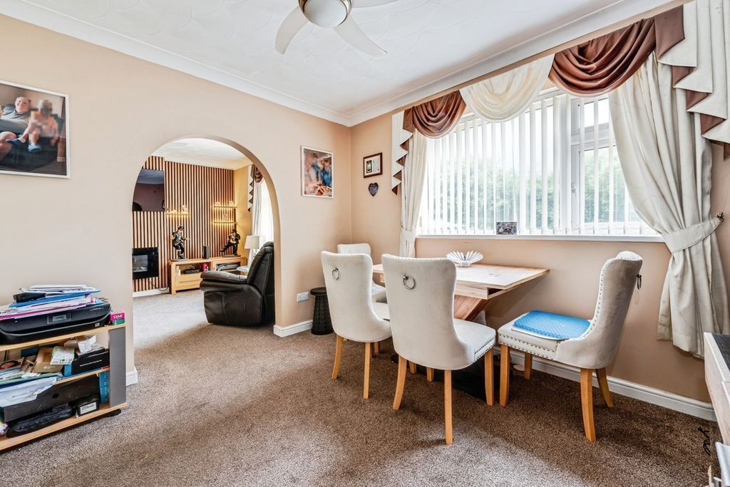 Property photo 3 of 14 Pbox-Img.Jpg