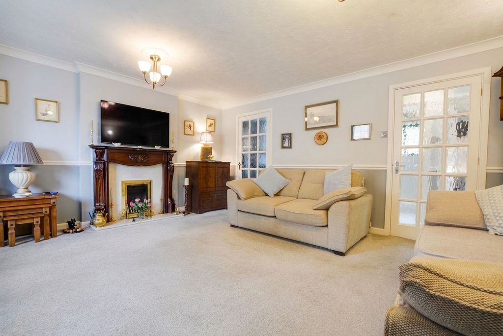 Property photo 2 of 23
