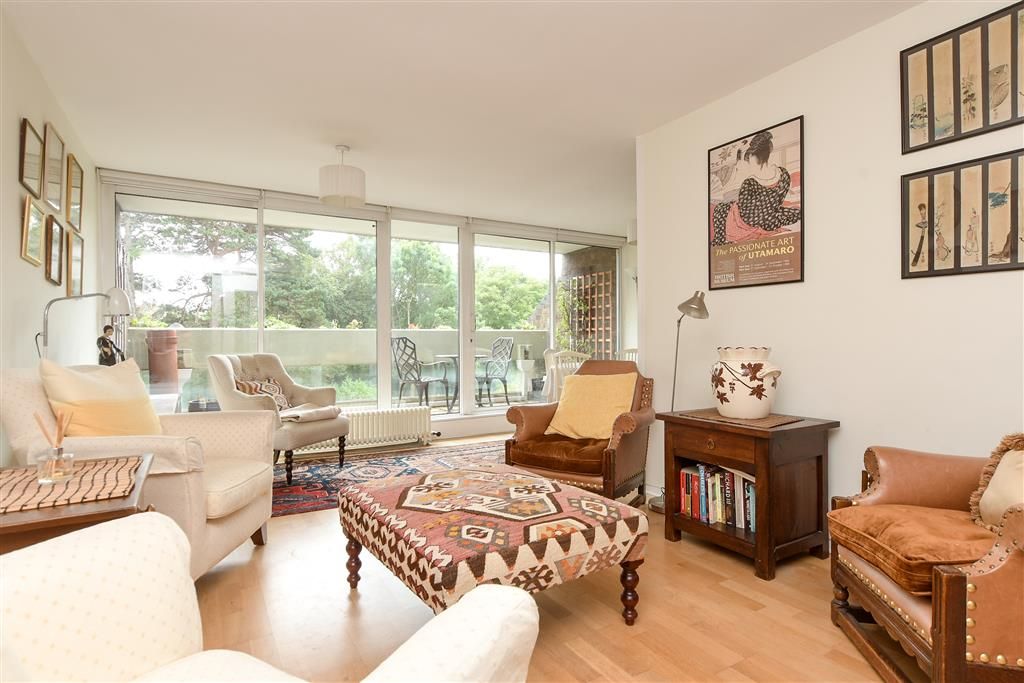 Property photo 3 of 22 Sitting Area