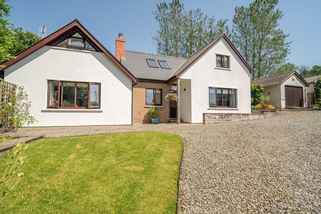 Property photo 1 of 62
