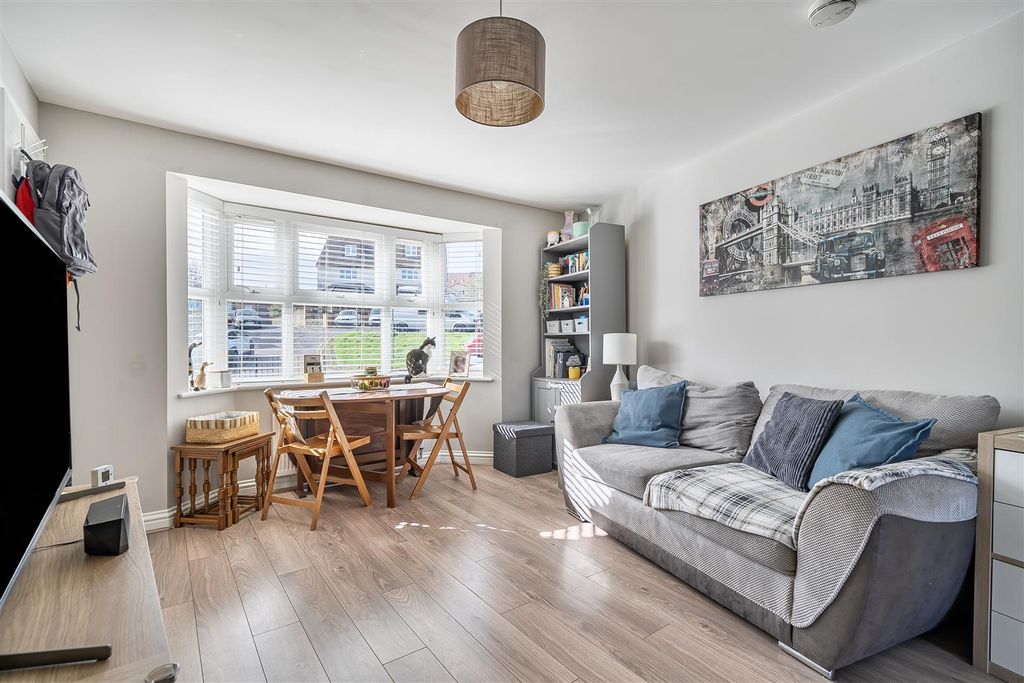 Property photo 2 of 13 1416016-7-69B17716E2837.Jpg