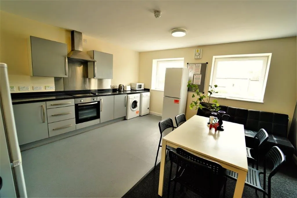 Flewitt House, Beeston NG9 - View 6