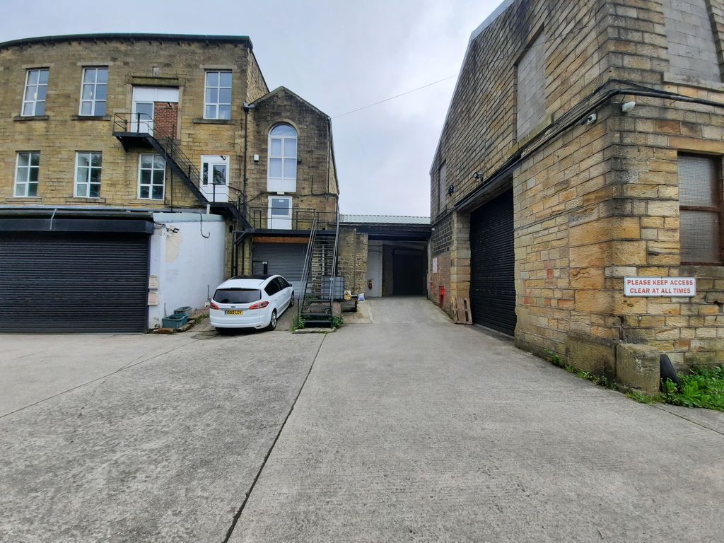 Property photo 2 of 6