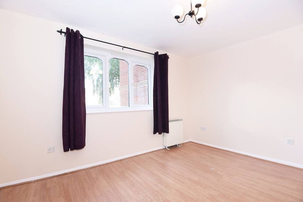 Property photo 3 of 10 Gallery