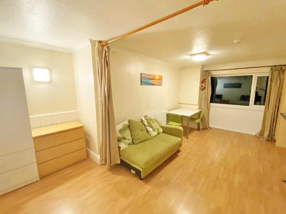 Property photo 3 of 4