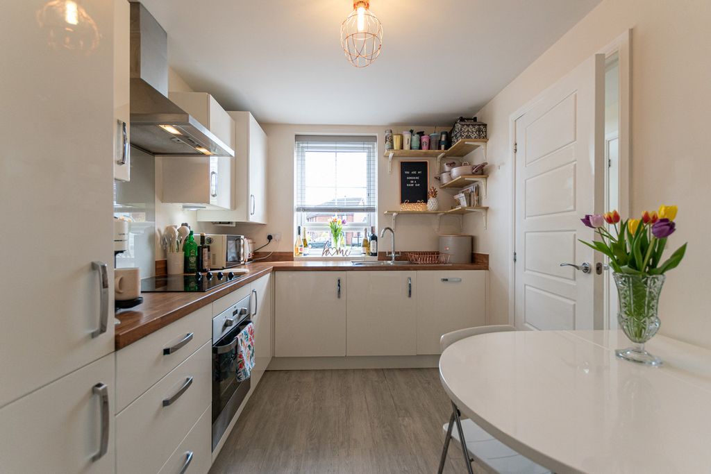 Property photo 2 of 29