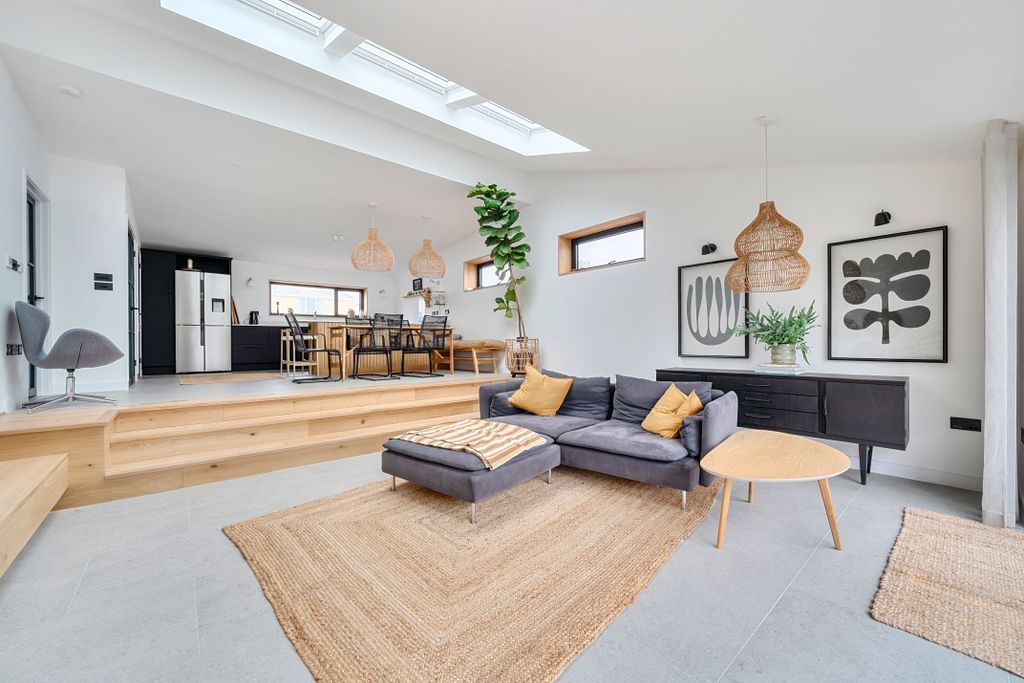 Property photo 1 of 11 Photo 1