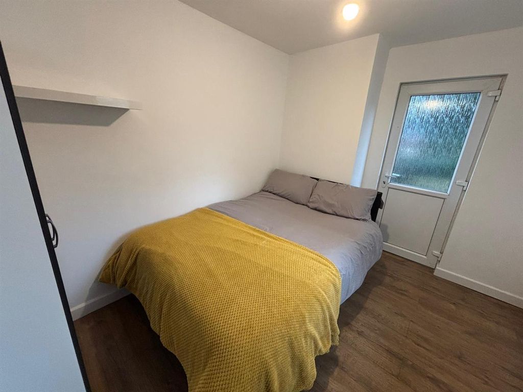 Property photo 3 of 6 3Z1Zpeyd20E1R6Ql1Rnrzw.Jpg