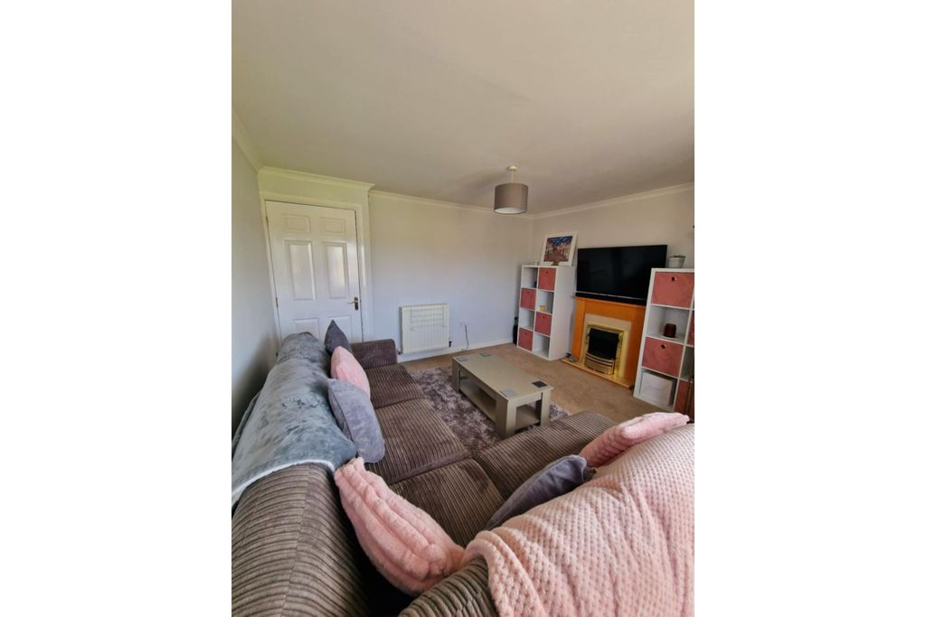 Property photo 3 of 17 Living Room