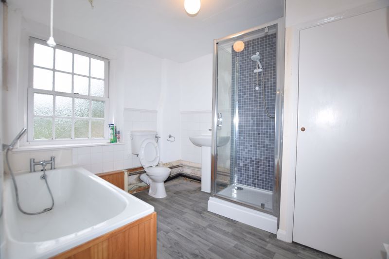 Property photo 3 of 8 Photo 7