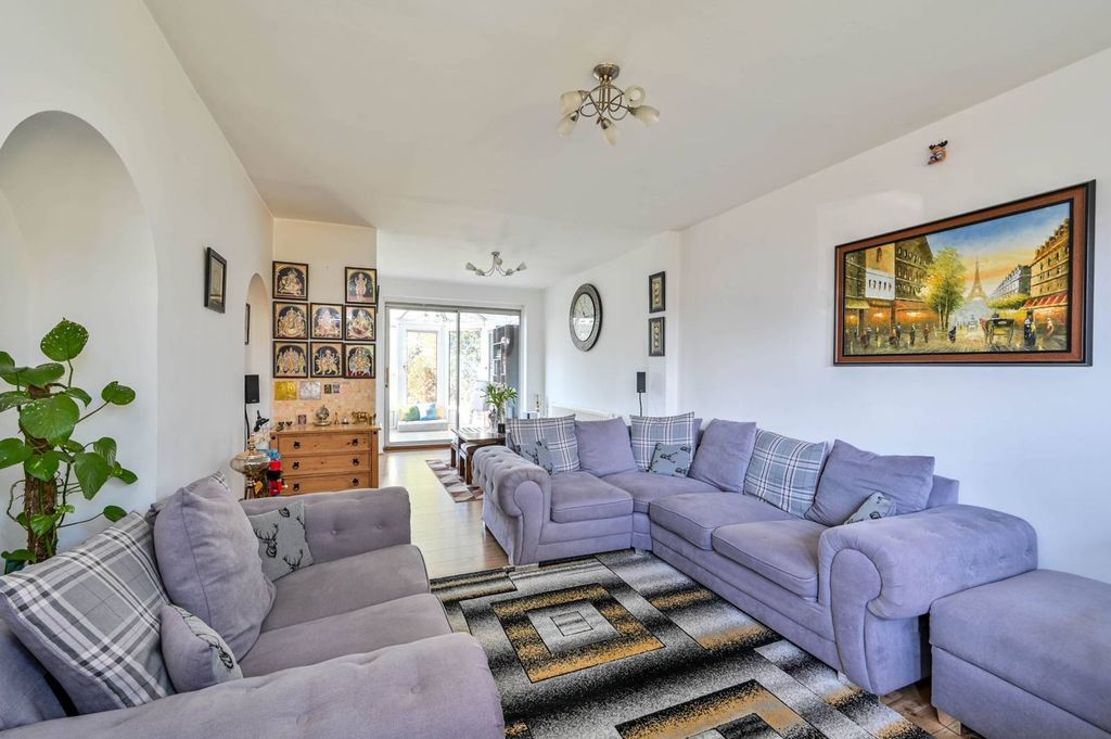 Property photo 2 of 12