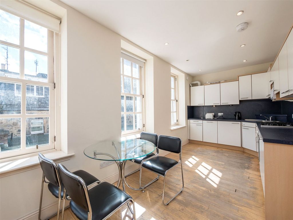 Property photo 3 of 10 Photo 3