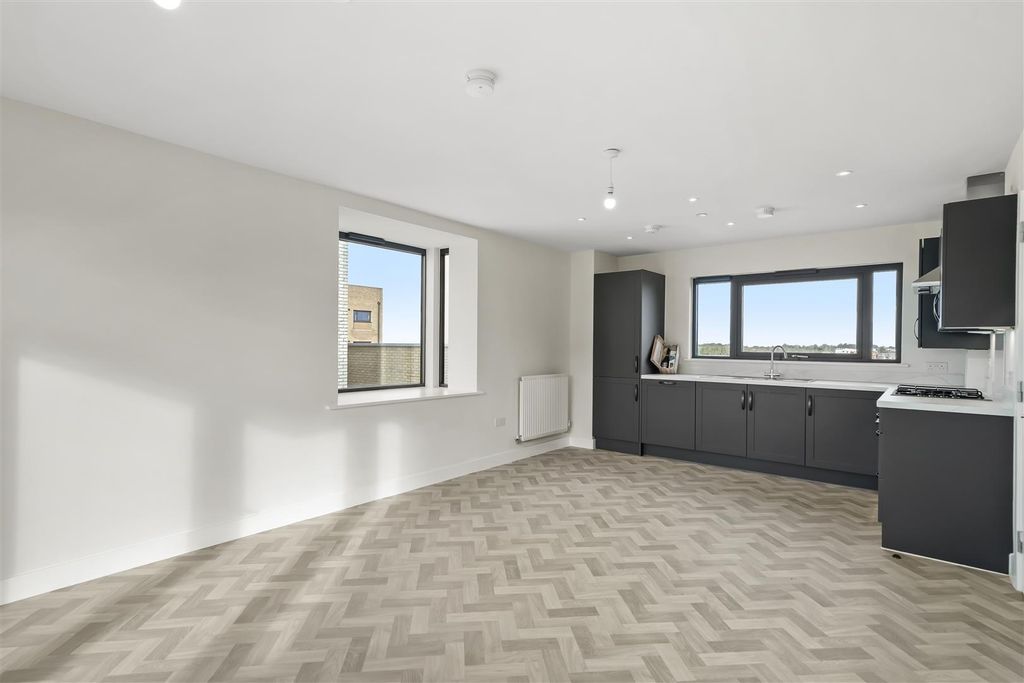 Property photo 2 of 11 7Qff22Iodir7Rphjsfes.Jpg