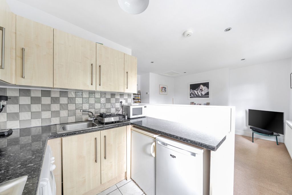 Property photo 3 of 11 1470842-4-6A1d5c1...