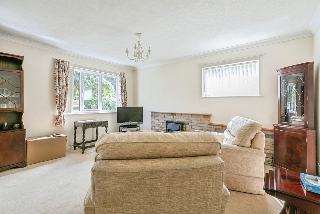 Property photo 3 of 17