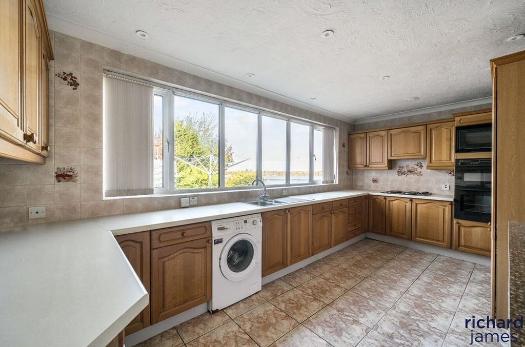 Property photo 2 of 19 09721451d4874c7Fbccb67E66858d768