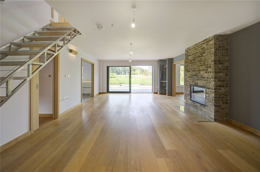 Property photo 2 of 24 Picture No. 19
