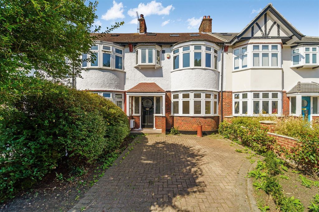 Property photo 1 of 12 Grasmere Avenue (1).Jpg