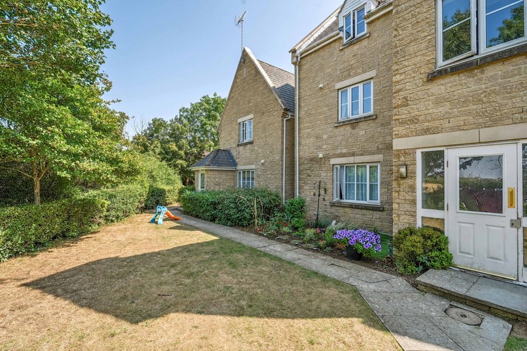 Property photo 2 of 12 Lrg_1340270-3-689B461A62B98