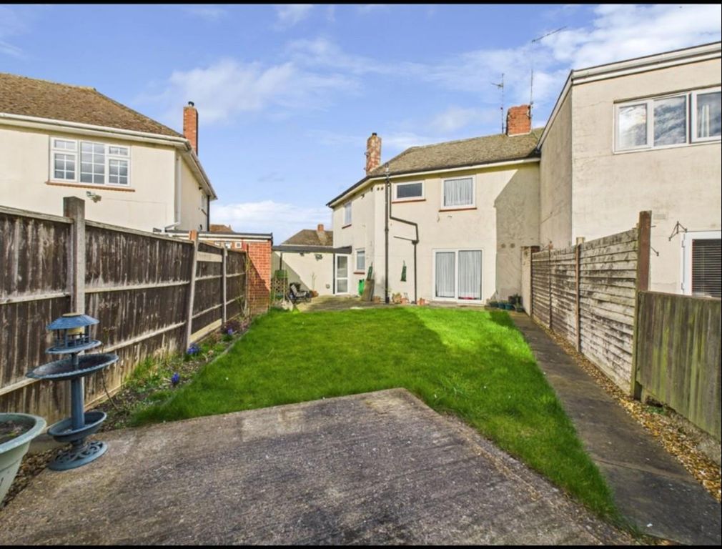 Property photo 3 of 10 Garden.Jpg