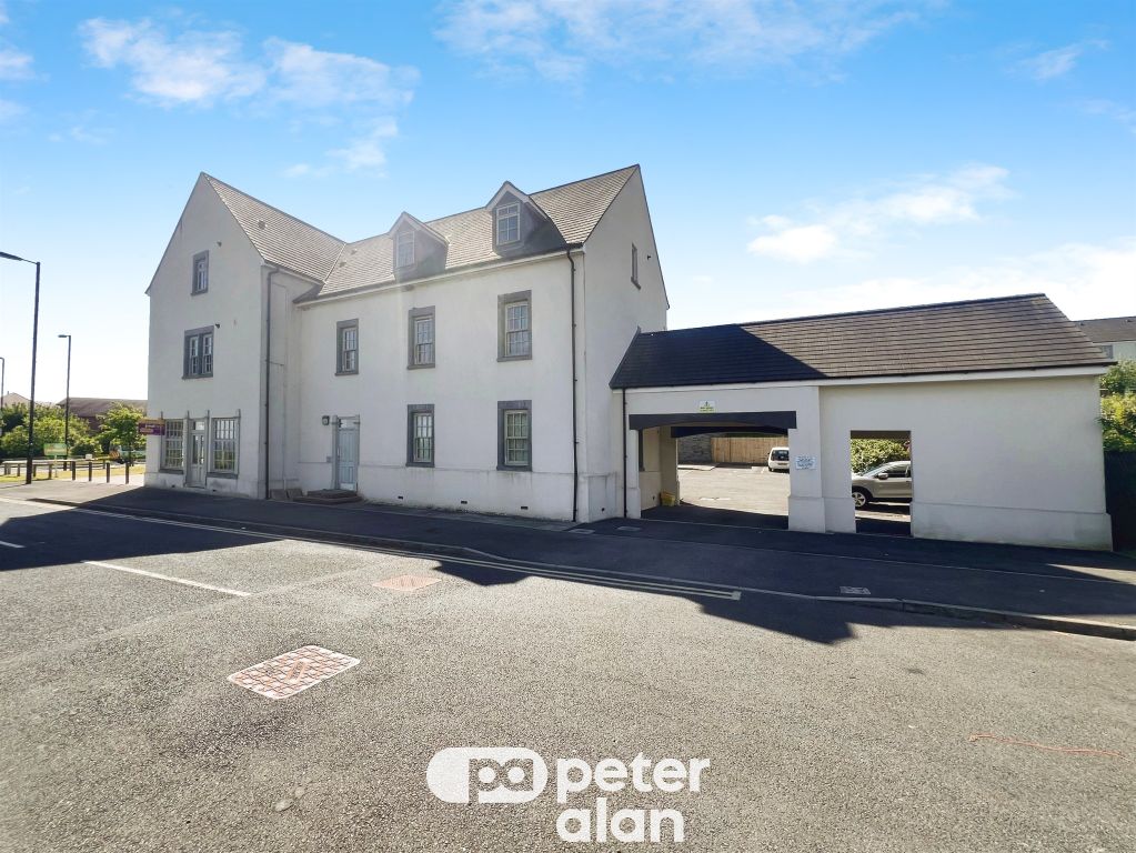 Property photo 2 of 13
