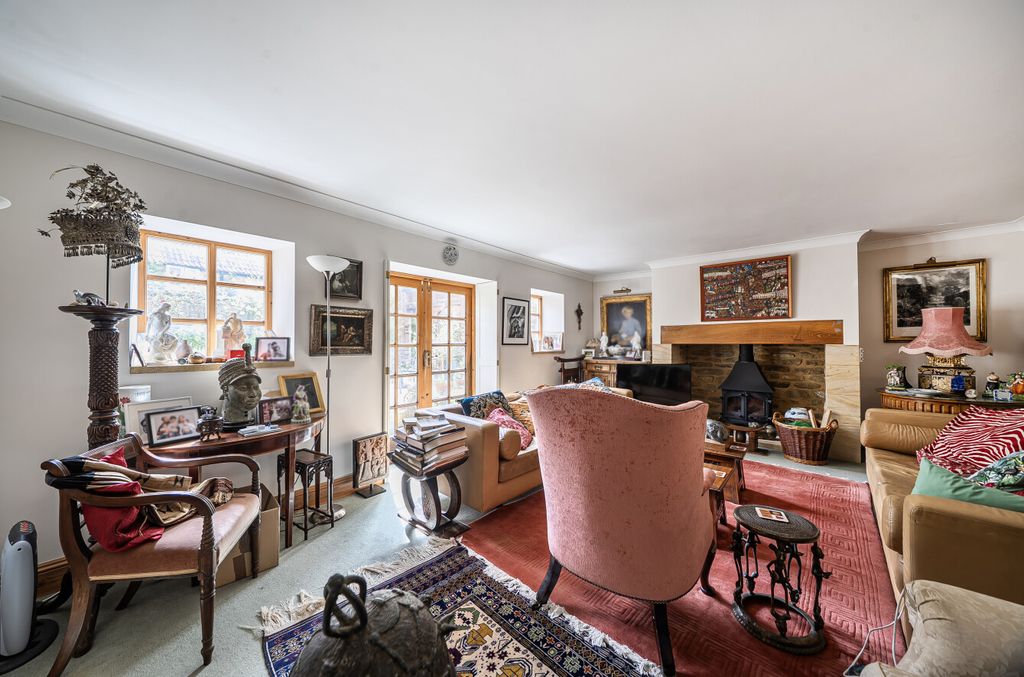 Property photo 2 of 20 1469881-18-6A22Ab...