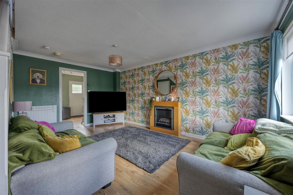Property photo 2 of 17 71C_Louden_Hill_Road_Glasgow_005.Jpeg