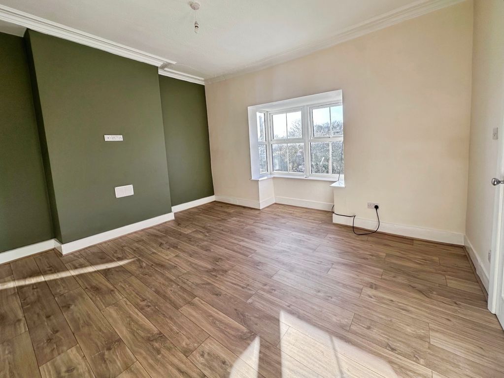 Property photo 3 of 12 Picture No. 06