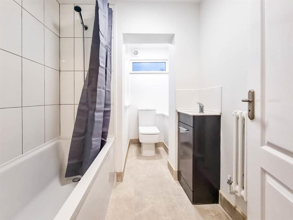 Property photo 3 of 6 Bathroom