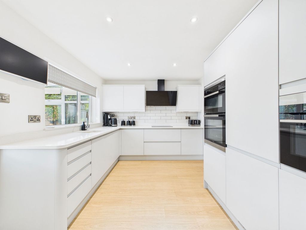 Property photo 2 of 33