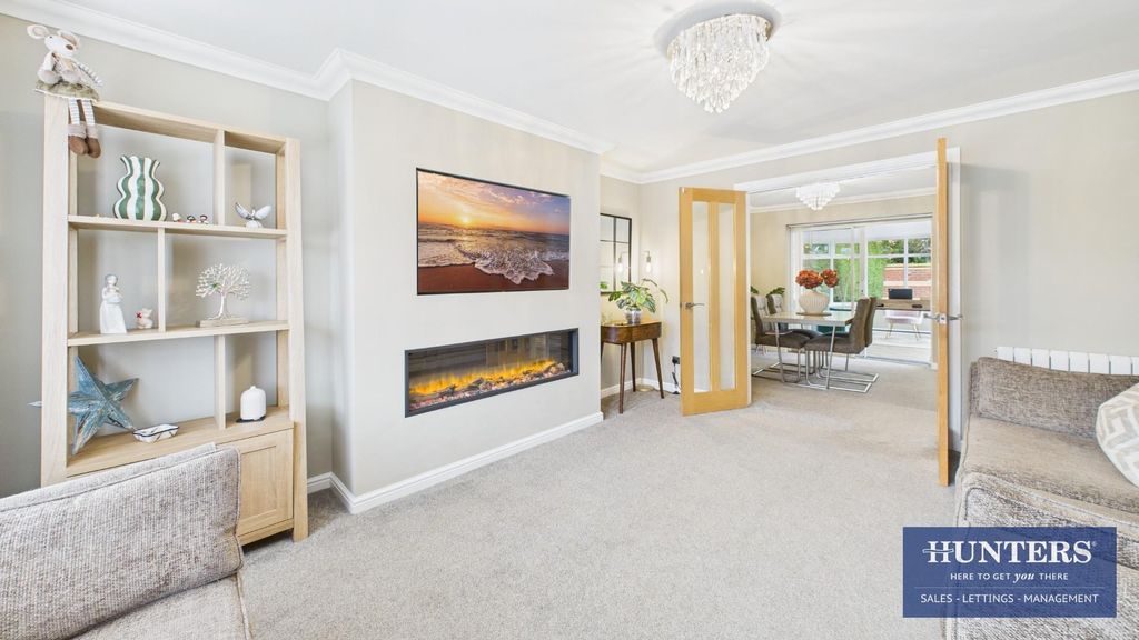 Property photo 2 of 20 Living Room