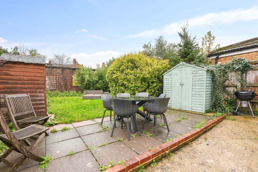 Property photo 3 of 19