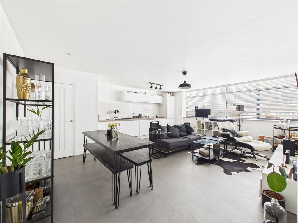 Property photo 2 of 13 Picture No. 02