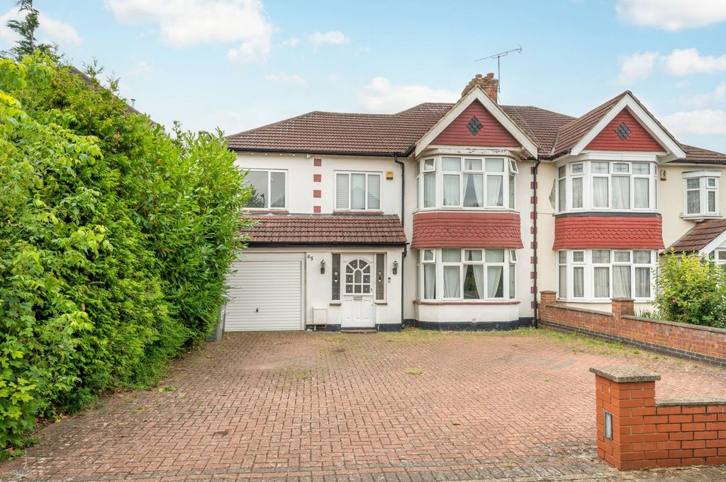 Property photo 2 of 18
