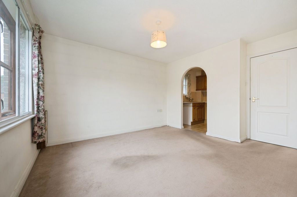 Property photo 3 of 18