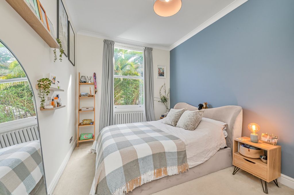 Property photo 3 of 8 Picture No. 15