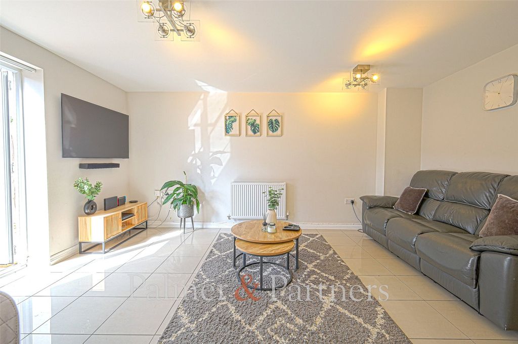 Property photo 3 of 13 Reception Room