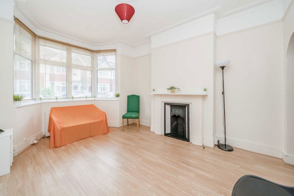 Property photo 2 of 9