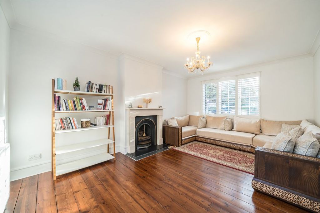 Property photo 3 of 11