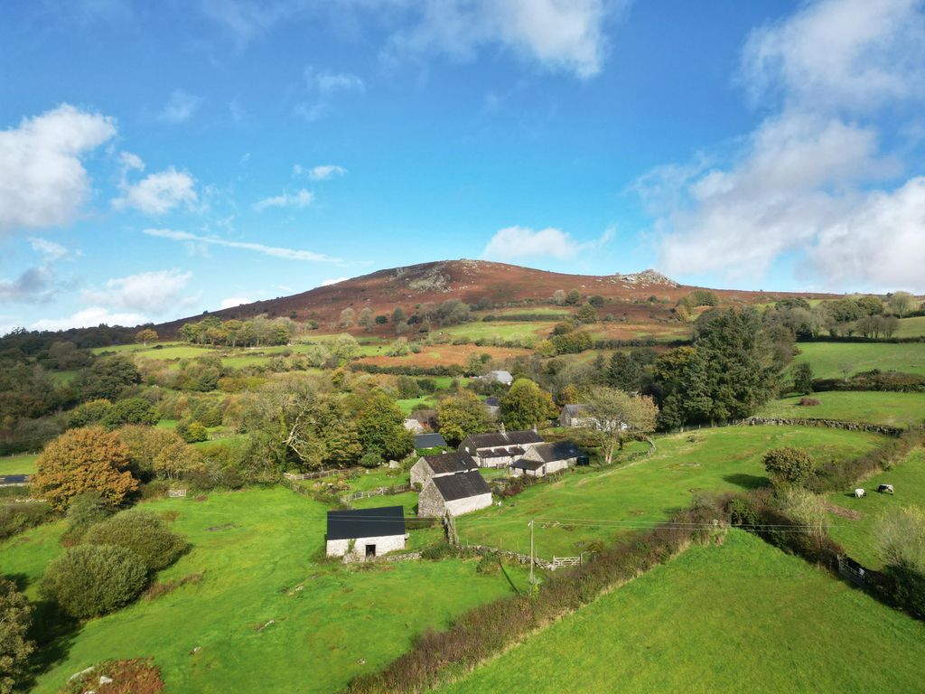 Property photo 3 of 19 Image