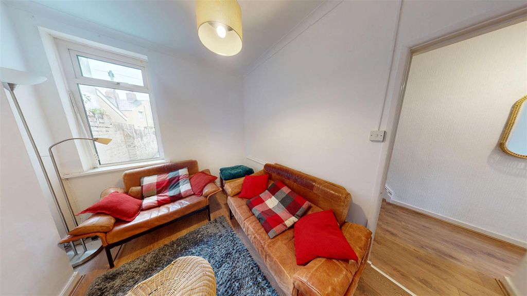 Property photo 3 of 12 134 Malefant Street - Rec 2.Jpg