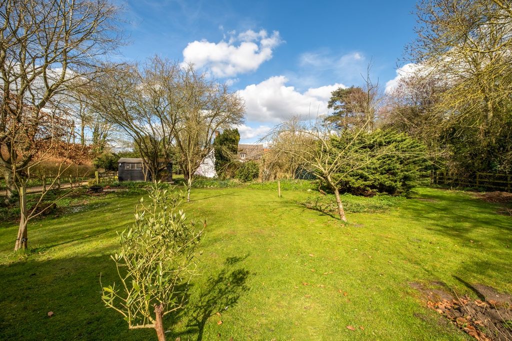 Property photo 2 of 24 Lodge Cottage-47