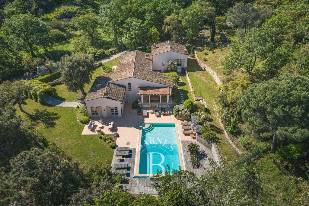 Property photo 2 of 11