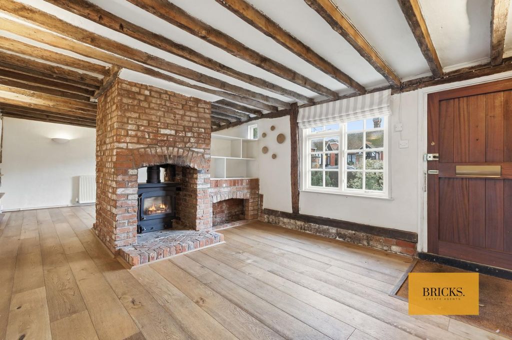 Property photo 2 of 27