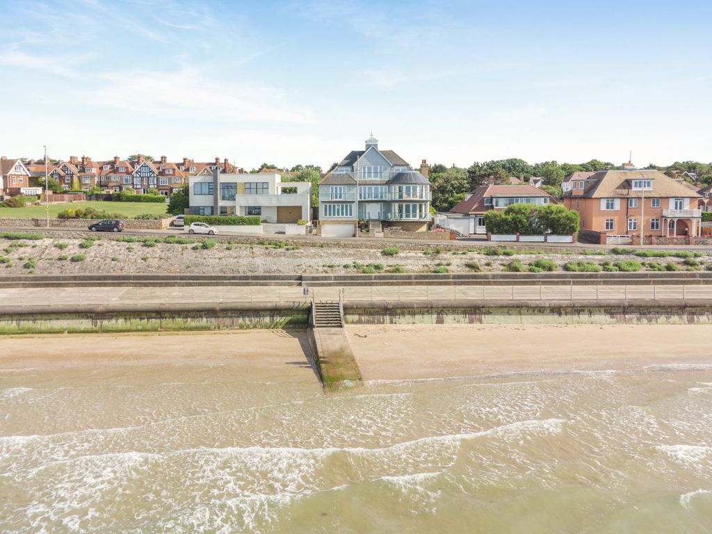 Property photo 2 of 17 99 Sea Road