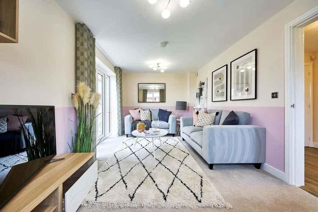 Property photo 2 of 11