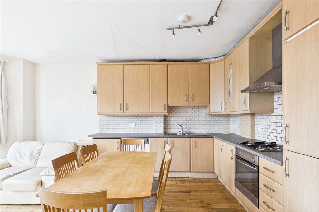 Property photo 3 of 9 Picture No. 01