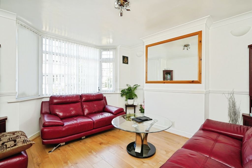 Property photo 3 of 12 Pbox-Img.Jpg